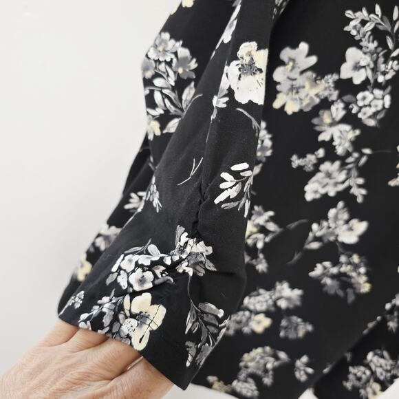 Isaac Mizrahi Live Top 1X Printed Floral Black Mock Neck Shirred 3/4 Slv Stretch - Picture 5 of 11